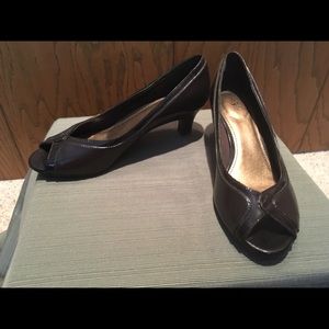 Black/brown peep toe heels